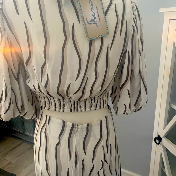 NWT Beautiful long dress size small 4 - Picture 4 of 8